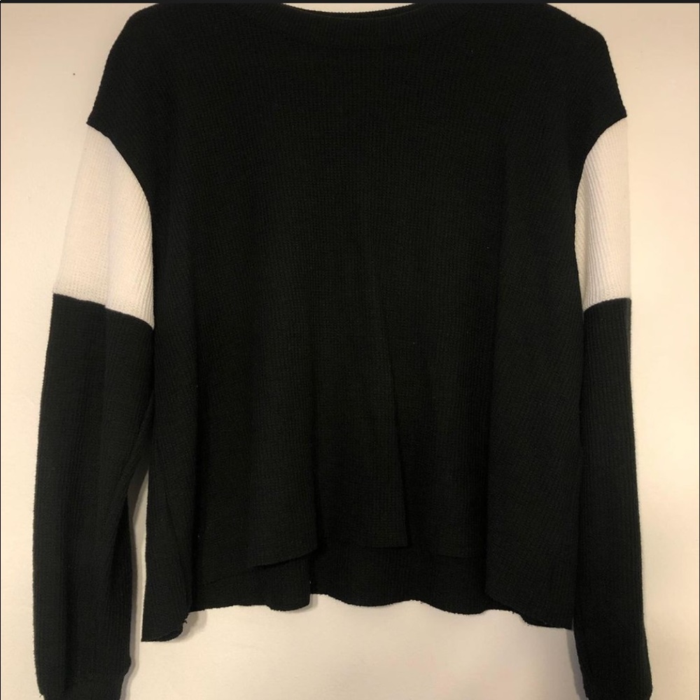 black hollister waffle sweater